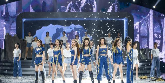 乘风破浪的姐姐|万茜既是《浪姐》的受益者，也是节目的受害者