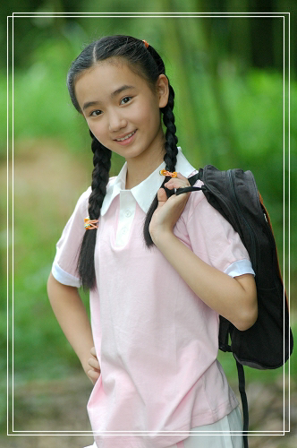 不过在她小时候参演过不少经典的影视剧,《春天后母心》就是其中之一