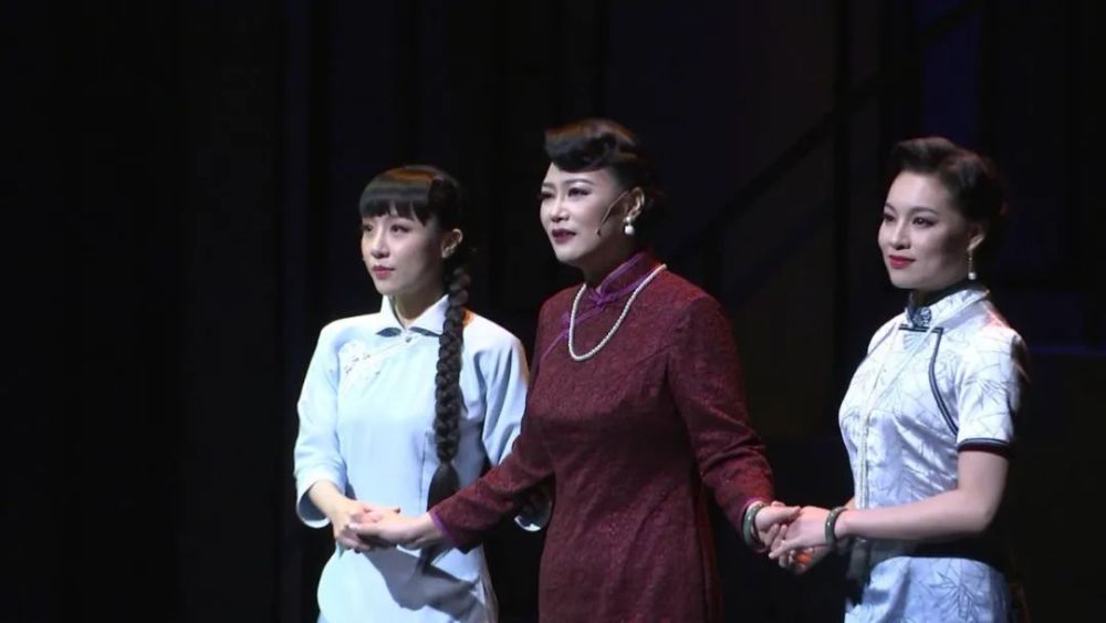 她向国家捐出了锦江饭店,海门籍传奇人物《董竹君》昨晚试演_腾讯新闻