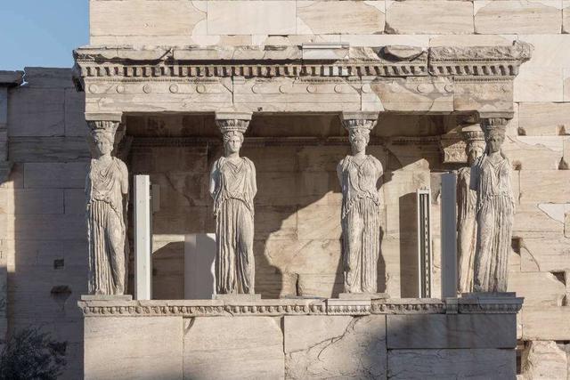 古希腊神庙女神像柱