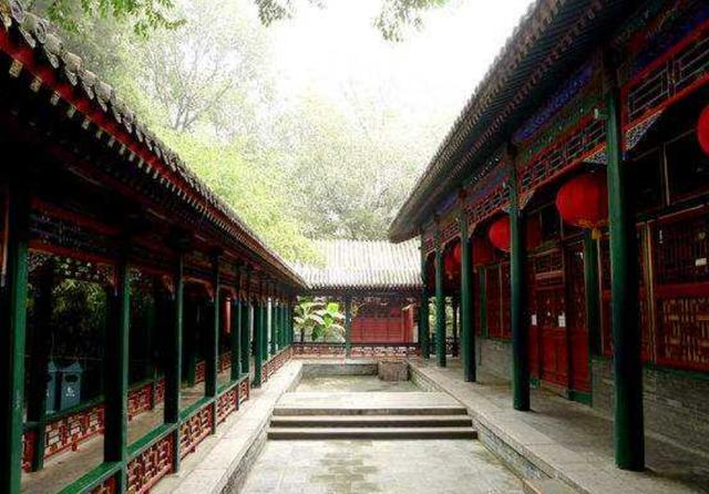 北京故宫|北京一奢华5A景区，一根柱子27亿，门票却不贵，故宫甘拜下风