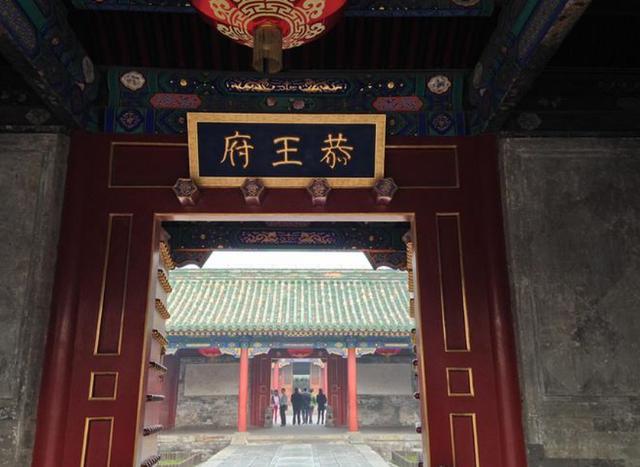 北京故宫|北京一奢华5A景区，一根柱子27亿，门票却不贵，故宫甘拜下风