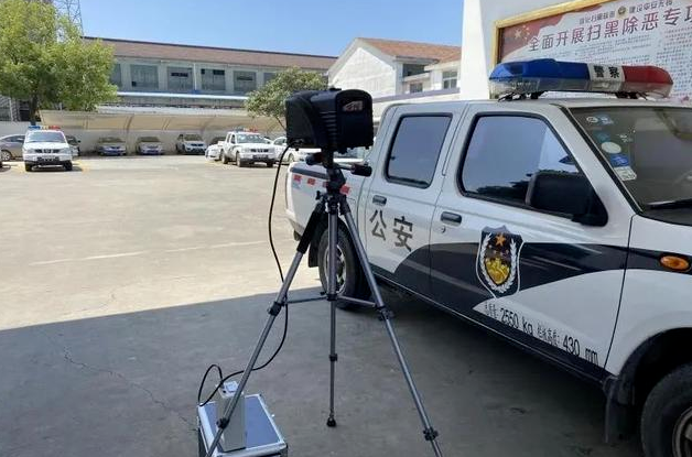 交警上路测速电动车时速超过15kmh即罚款9月1日起新政执行