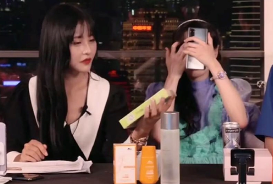 子劲|被郑爽赶走的男主播，本是知名主持人，被赶走后还要装作不介意