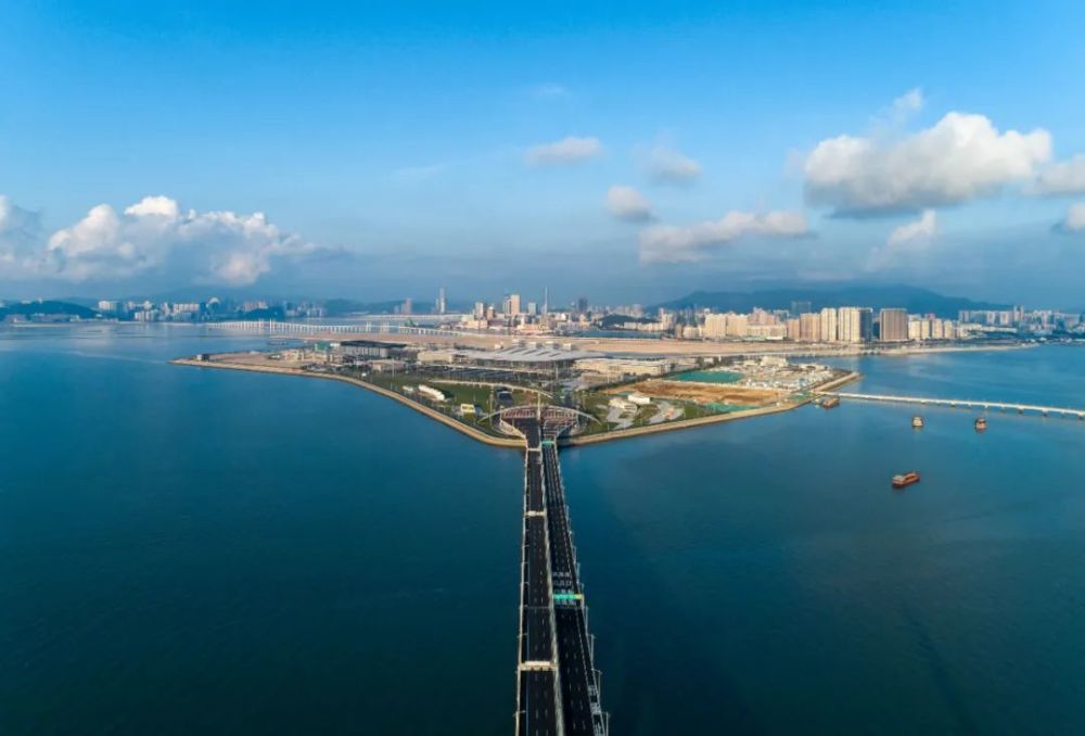 扼守大湾区命脉港珠澳风口之上它足以俯瞰一切极点