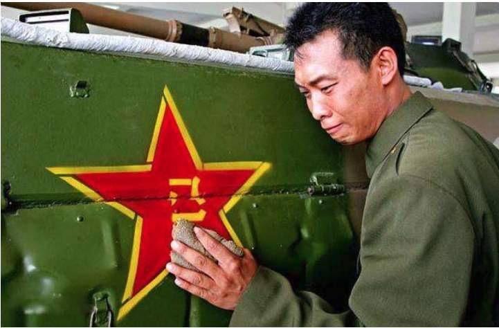 张译|《八佰》口碑炸裂，导演管虎却被张译弄哭了