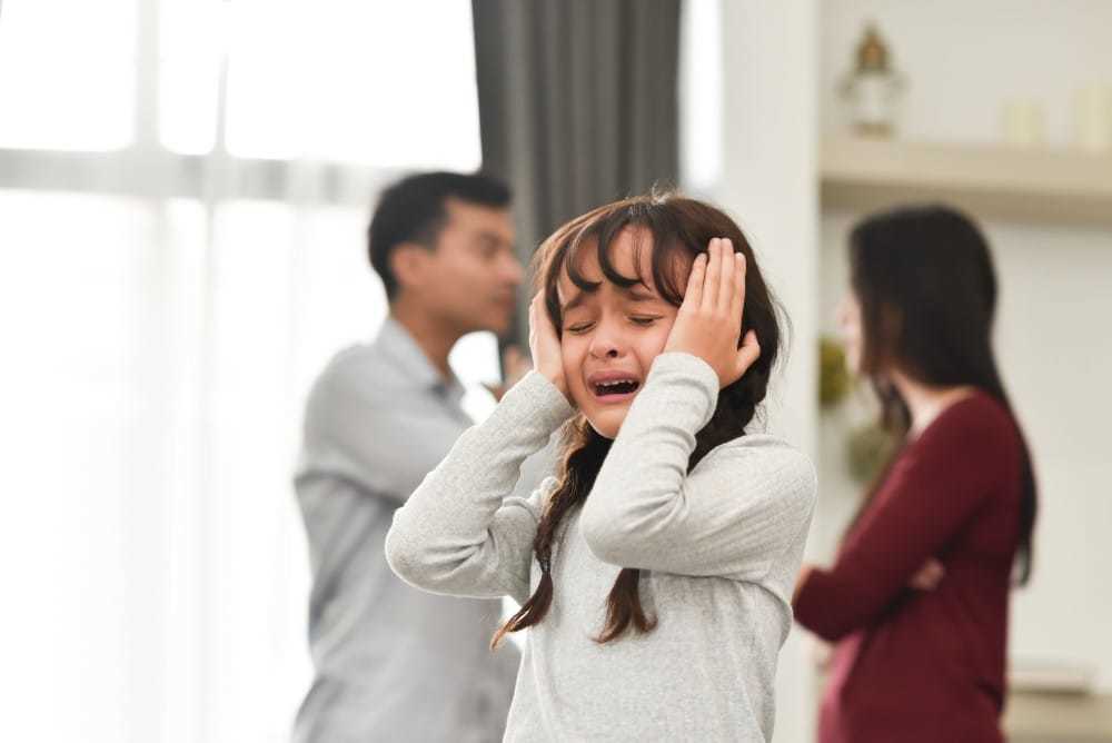 家庭暴力:言语上的批评同样会摧毁孩子