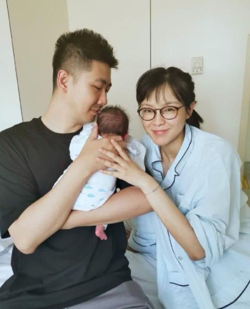 李艾|李艾不是没心没肺，她只是活得明白