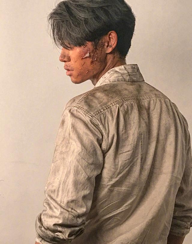 八佰|《八佰》一部必看的国产电影，不输战狼2