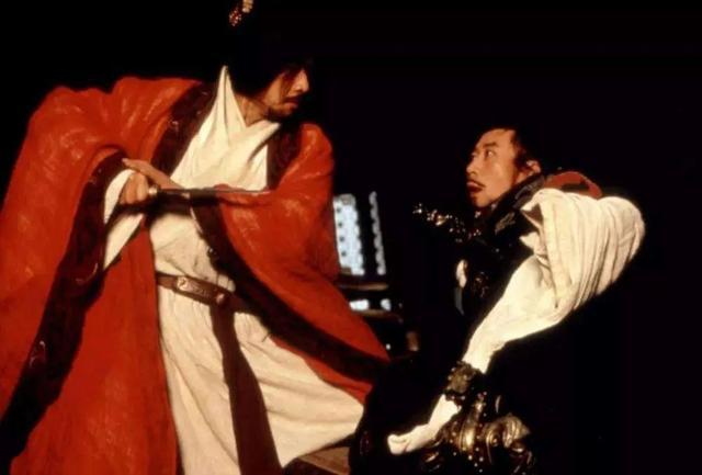 华谊兄弟|备受争议的《八佰》，华谊兄弟的背水一战