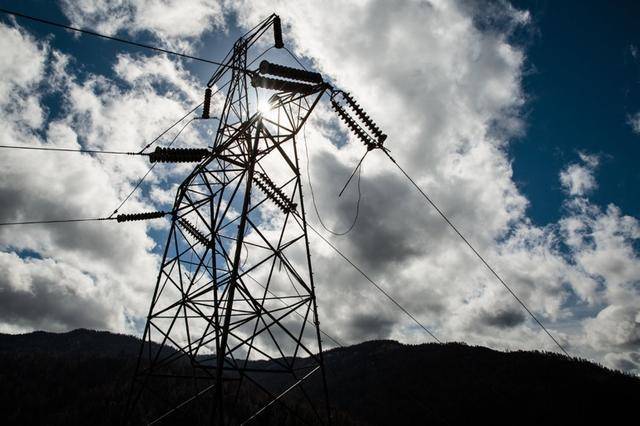南加州|山火肆虐！雷暴、高温、疫情夹击下的加州何去何从？