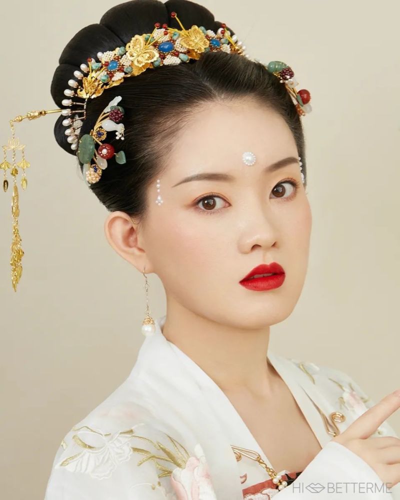 根据这些想象我鼓捣出来的织女造型就是下面这样的.