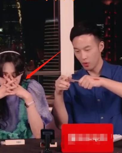 郑爽|郑爽直播现场发飙？收费上百万，她这7个做法被指太不专业！