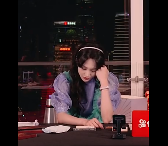 郑爽|郑爽：疯够了，脸疼吗？