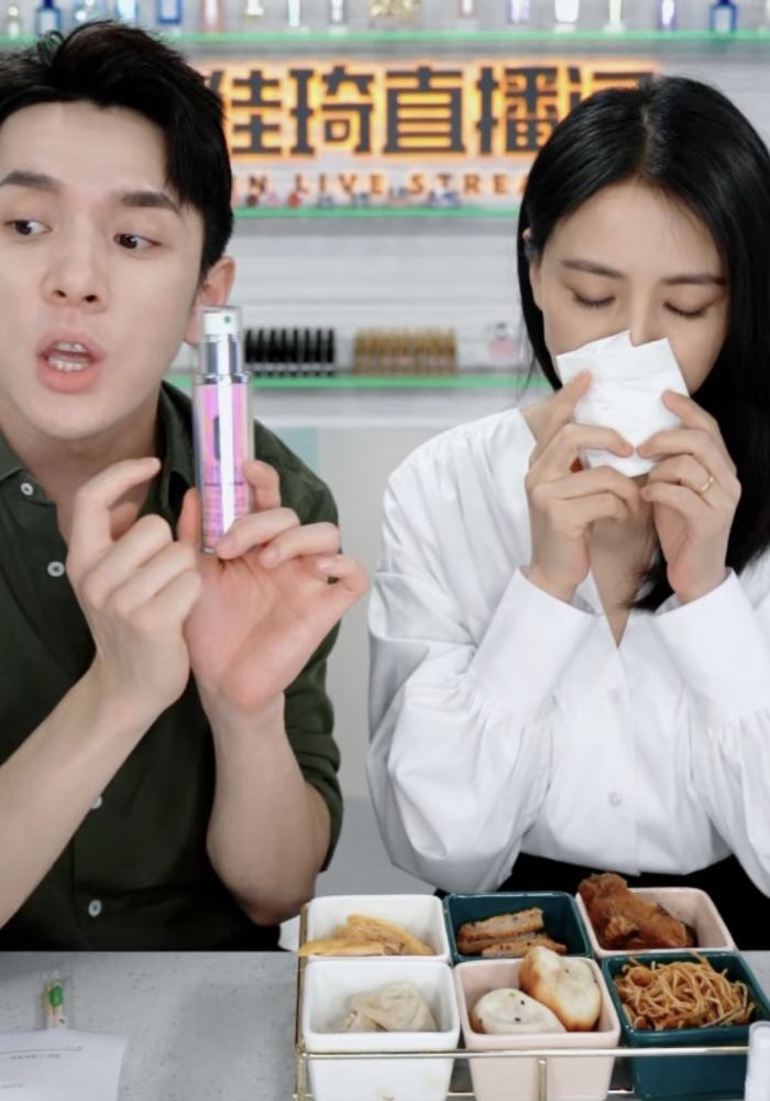 进李佳琦直播间的明星,李佳琦都会投其所好给他们准备礼物,超级用心