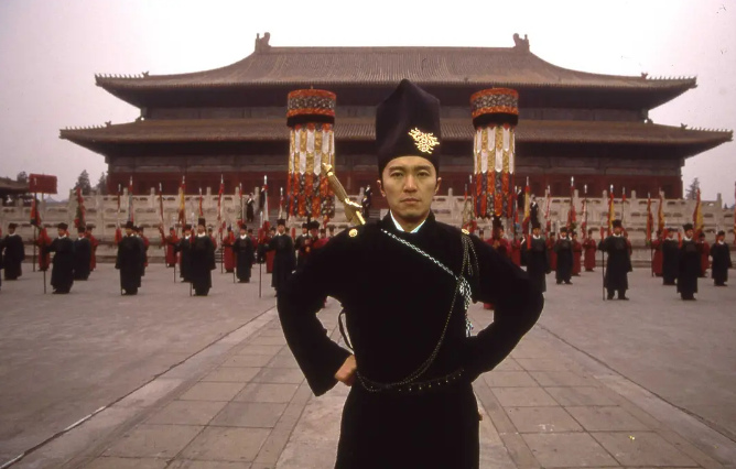 周星驰|两大女神争艳，删减后才上映，周星驰这部经典喜剧，足以载入影史