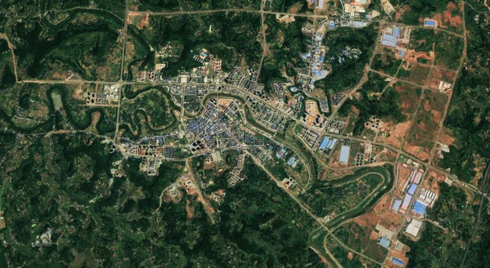 卫星上看四川遂宁市安居区变迁,20年前还是一个小镇