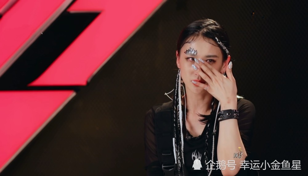 乘风破浪的姐姐|《乘风破浪的姐姐》蓝盈莹晋级无一人欢喜，姐妹关系一目了然