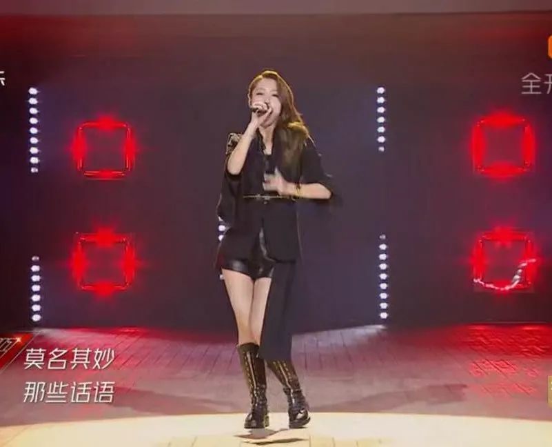 白冰|白冰，像极了班里的中等生