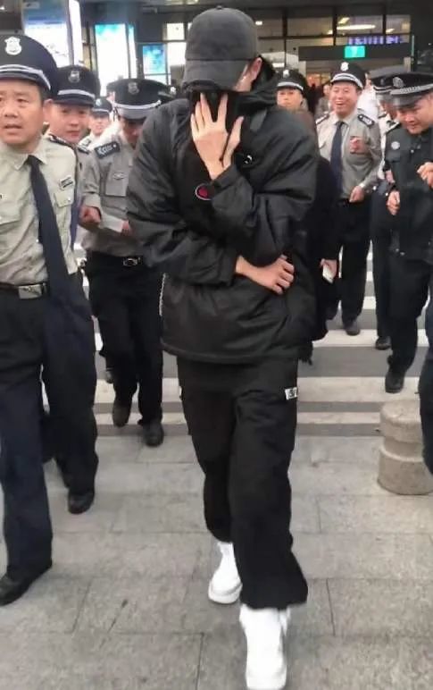 吴亦凡|不就是出个名，怎么就能拽成这样？！