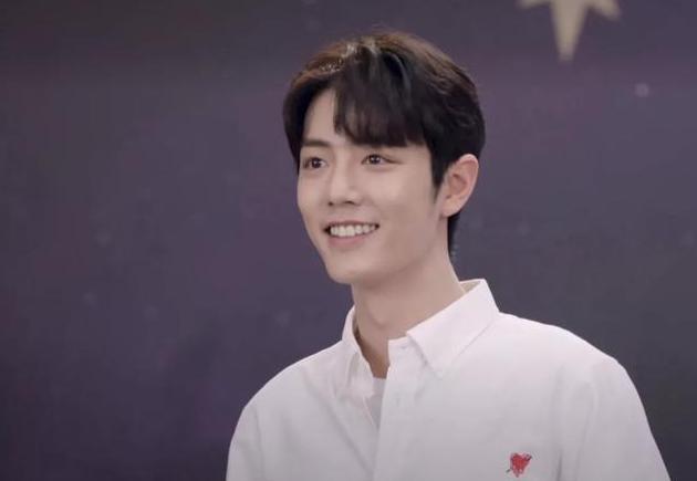 片场|肖战一现身就是流量，网友居然晒出他的片场寸头照，什么情况？