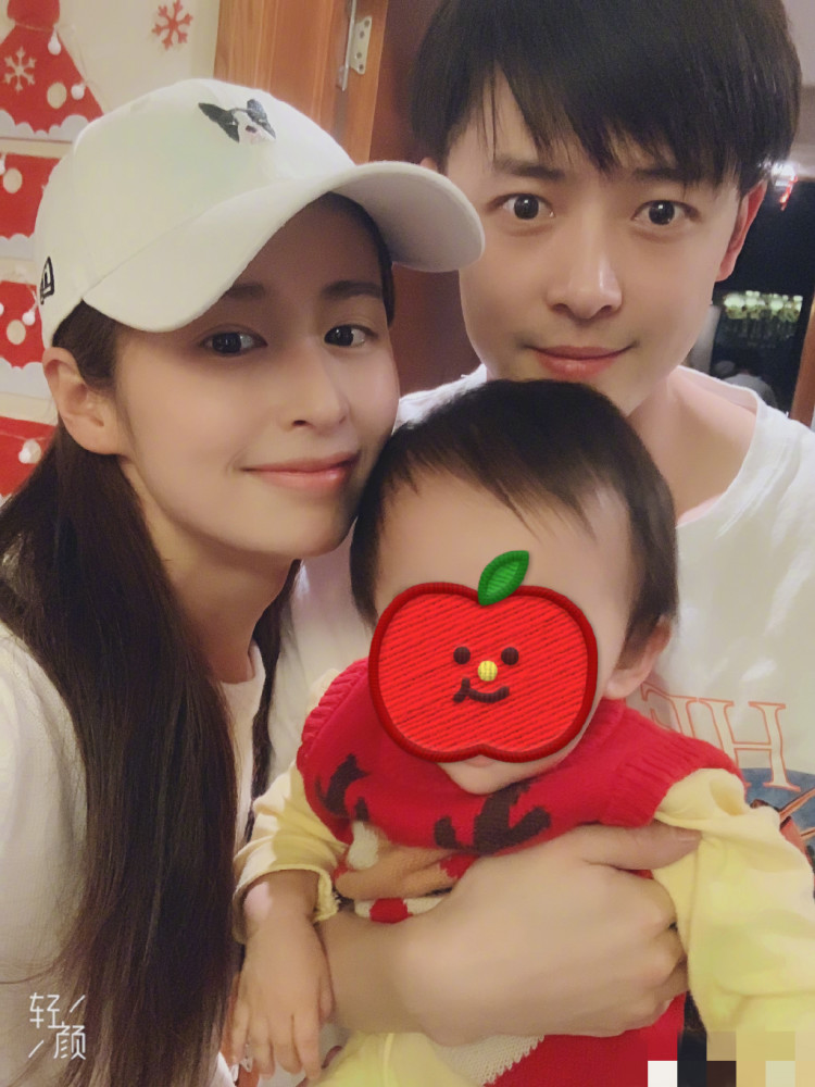 付辛博|颖儿与付辛博素颜同框撒糖，偷拍视角甜蜜满分，夫妻相越来越明显