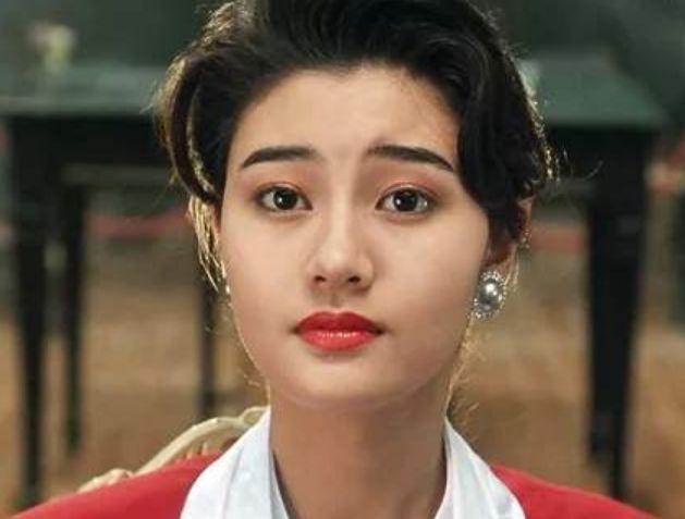 李嘉欣|欺负到何家头上了？赌王尸骨未寒，李嘉欣就嚣张跋扈挑衅何超琼！