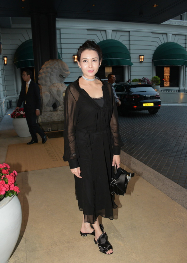 邱淑贞近照天然脸出镜虽显老但很自然