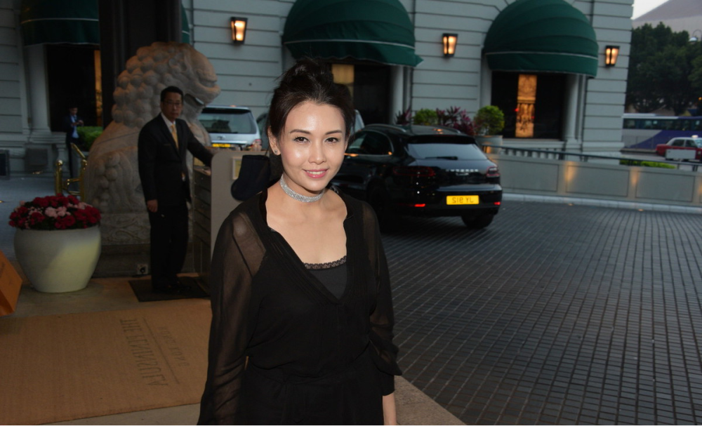 邱淑贞近照天然脸出镜虽显老但很自然