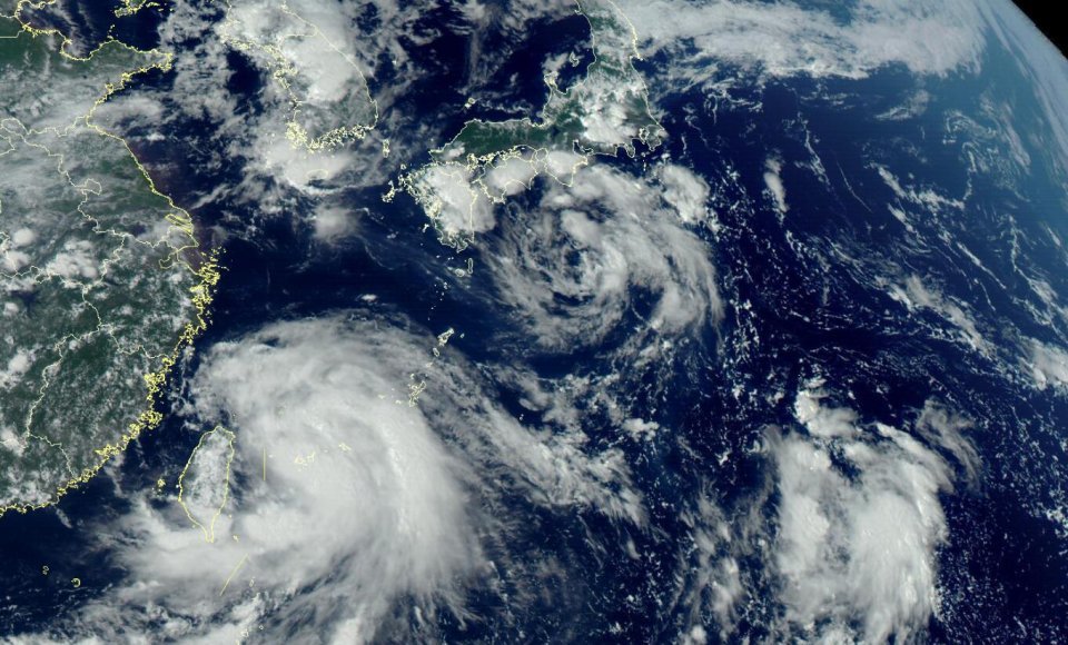 台风|双风暴或奔向美国，巴威预计成16级超强台风，91W要复活了？