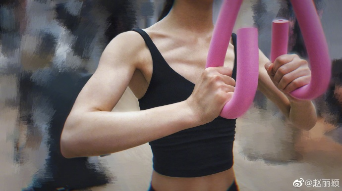 赵丽颖|下期《快乐大本营》有赵丽颖，造型甜美似少女，表演内容是亮点