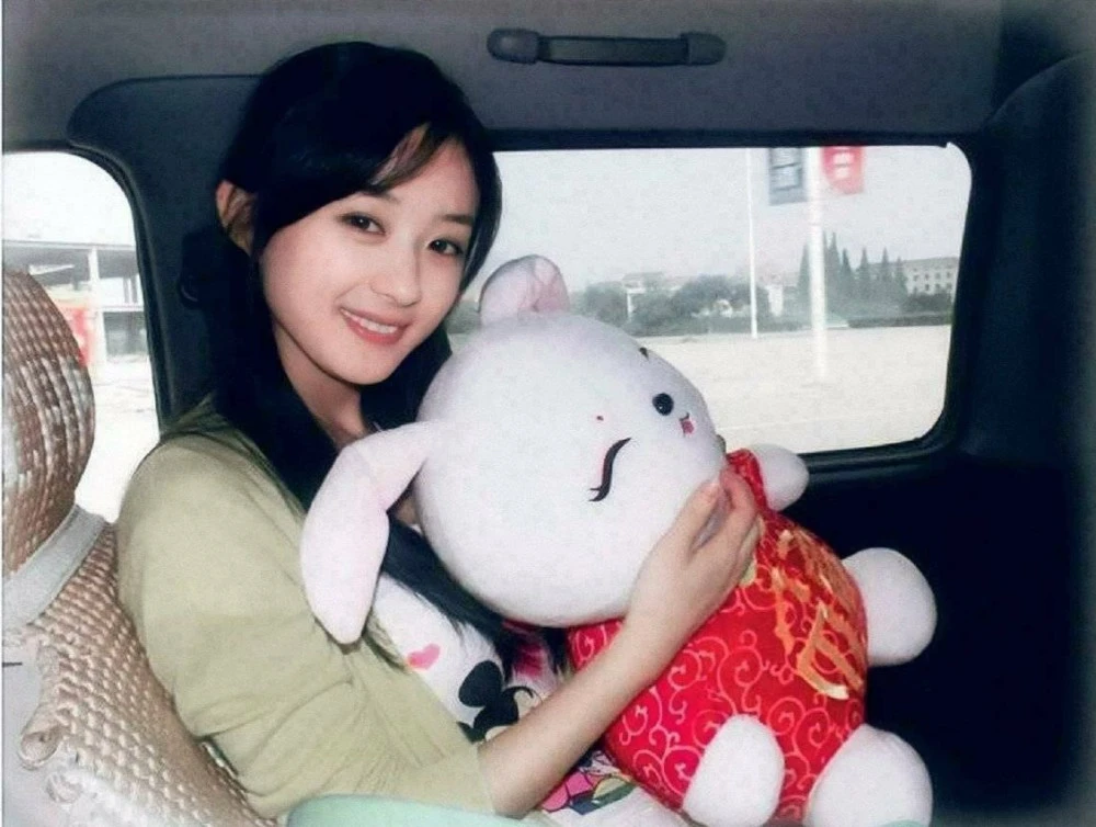 赵丽颖|下期《快乐大本营》有赵丽颖，造型甜美似少女，表演内容是亮点