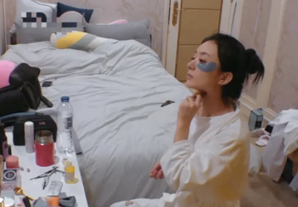 赵丽颖|下期《快乐大本营》有赵丽颖，造型甜美似少女，表演内容是亮点