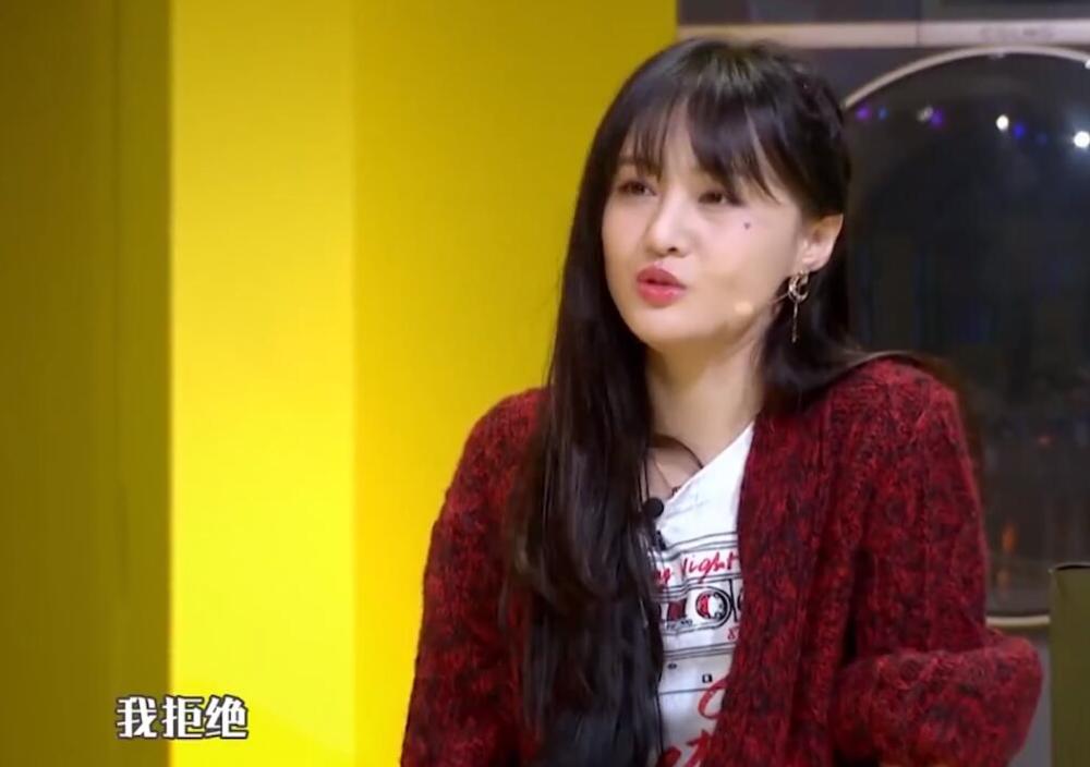 郑爽|郑爽的性格有多古怪？火被点着了 情绪说来就来 管你啥场合