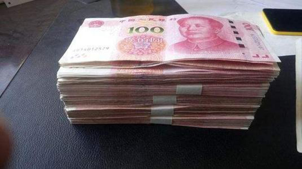 10岁男孩偷拿妈妈2万想去周游世界遇到好心司机