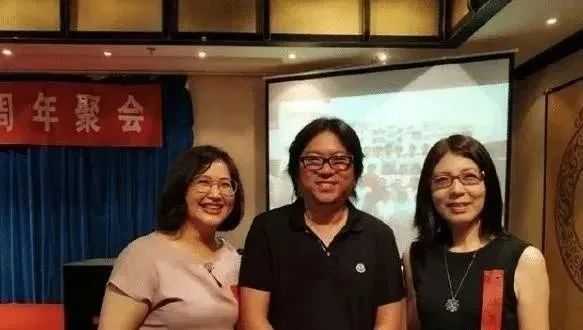 王小波|写了29年黄色小说的王小波撞墙身亡，葬礼无同行肯送