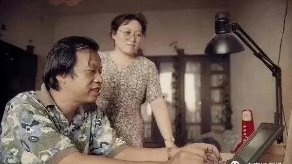 王小波|写了29年黄色小说的王小波撞墙身亡，葬礼无同行肯送