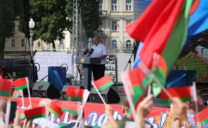 卢卡申科|卢卡申科：网上那些被警察打得淤青的照片，全都是摆拍的