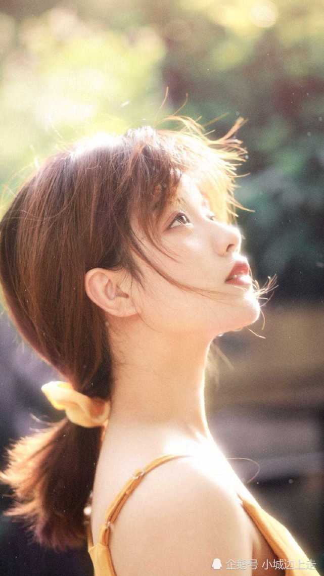 回眸一笑百媚生