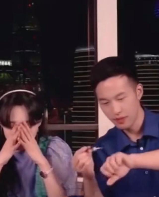 郑爽|郑爽否认收取1625万出场费参加直播，彩排时和主持人相谈甚欢