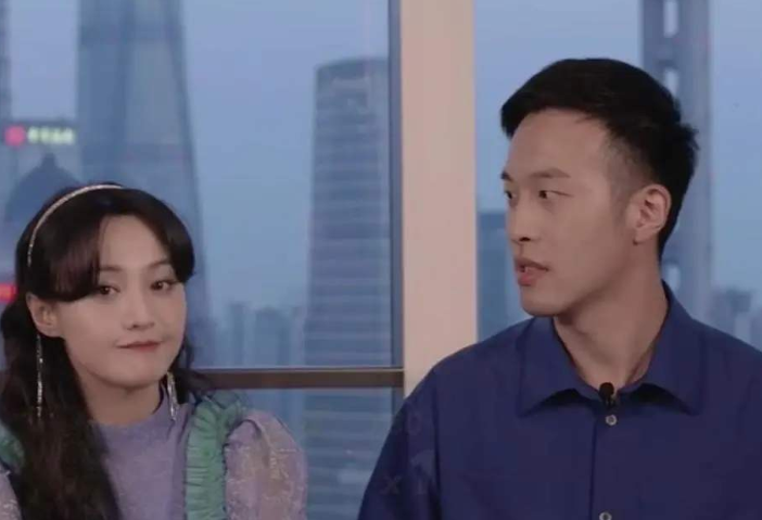 郑爽|郑爽情绪失控的原因找到了：销量“惨淡”被提醒，脸上挂不住了