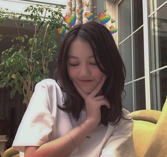 李嫣|有种“叛逆期”叫李嫣，14岁染黄发穿露脐衫，王菲没空管她吗？