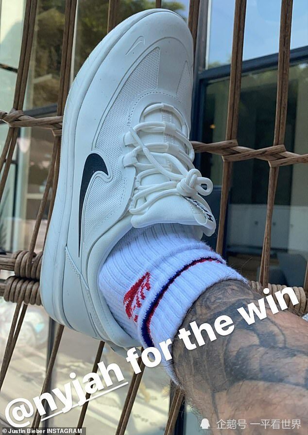 贾斯汀·比伯|贾斯汀比伯兴高采烈重返录音棚，海莉跟闺蜜肯豆海边说私房话