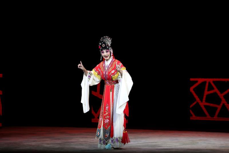 名角压阵上海六大戏曲院团大练兵青年演员坦言有压力