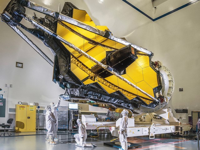 詹姆斯·韦伯空间望远镜|NASA首次部署詹姆斯·韦伯空间望远镜镜面