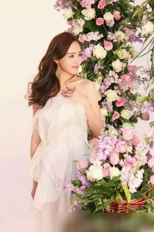 唐嫣|闺话丨嫁给罗晋后，唐嫣愈发貌美：女人过得好不好，看脸就知道