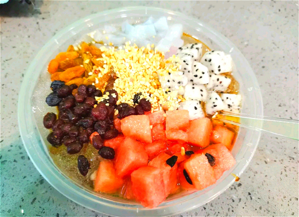 解暑神器成都正宗的纯手工冰粉美味冰爽香甜可口