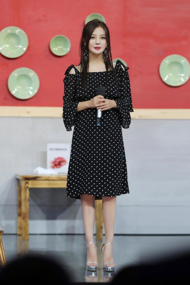 赵薇|赵薇一身白衣同框小3岁李冰冰，高级感和气场范丝毫不输