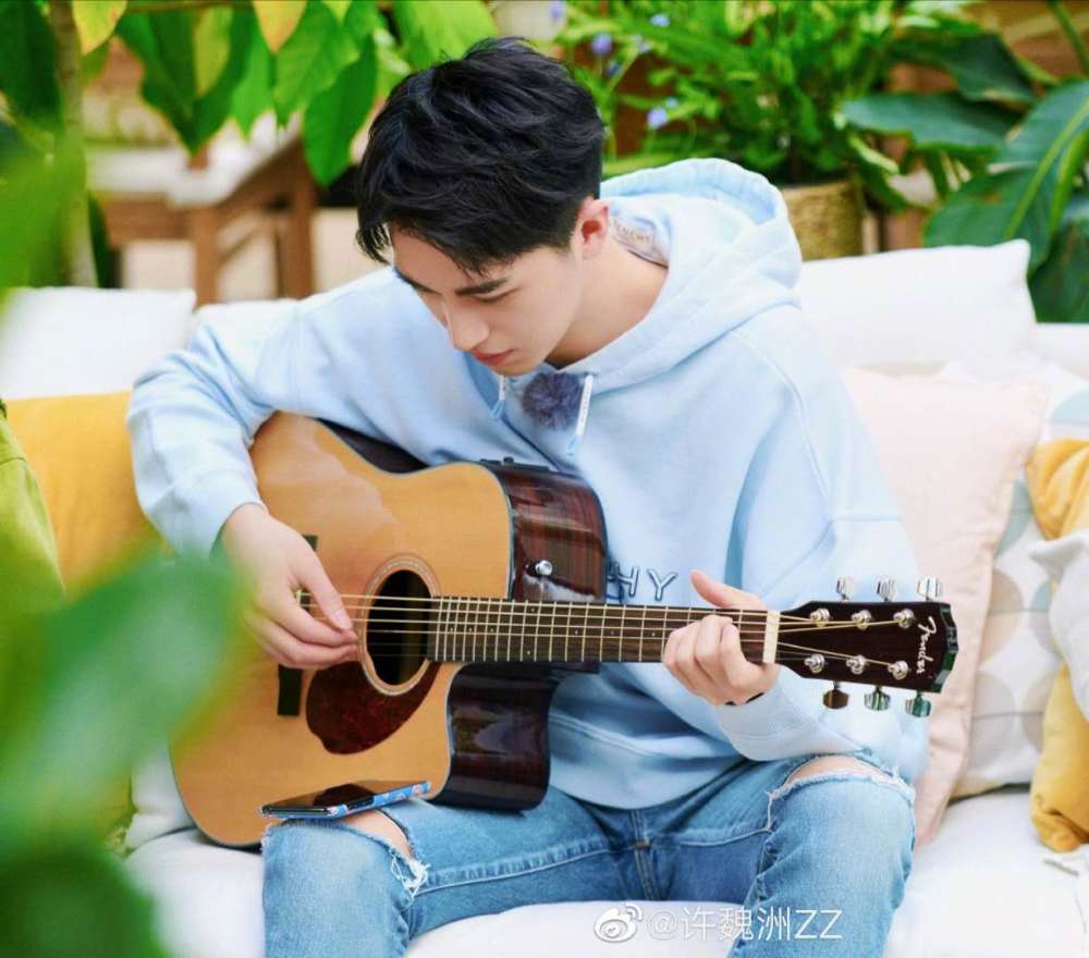 郑爽|郑爽回应直播争议后又删博，这是什么操作？