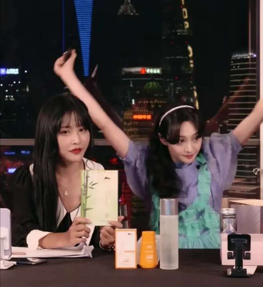 郑爽|郑爽回应直播争议后又删博，这是什么操作？